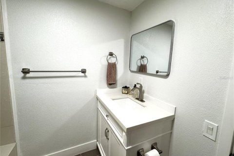 House in Orlando, Florida 3 bedrooms, 111.2 sq.m. № 2111109 - photo 10