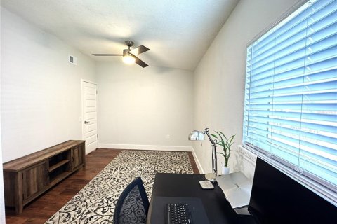 House in Orlando, Florida 3 bedrooms, 111.2 sq.m. № 2111109 - photo 12