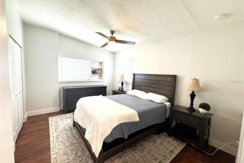 House in Orlando, Florida 3 bedrooms, 111.2 sq.m. № 2111109 - photo 14