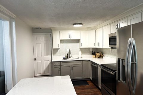 House in Orlando, Florida 3 bedrooms, 111.2 sq.m. № 2111109 - photo 7
