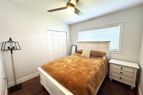 House in Orlando, Florida 3 bedrooms, 111.2 sq.m. № 2111109 - photo 11