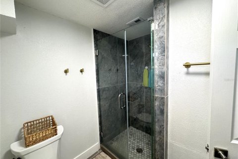 House in Orlando, Florida 3 bedrooms, 111.2 sq.m. № 2111109 - photo 15