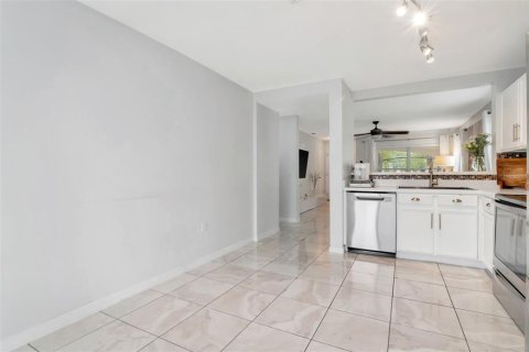Villa ou maison à vendre à Riverview, Floride: 3 chambres, 121.79 m2 № 1904113 - photo 13