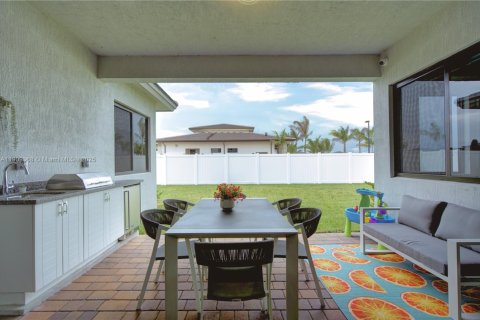 Снять в аренду виллу или дом в Мирамар, Флорида 5 спален, 366.5м2, № 1965146 - фото 14