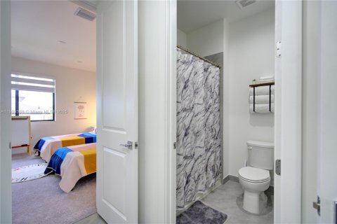 Снять в аренду виллу или дом в Мирамар, Флорида 5 спален, 366.5м2, № 1965146 - фото 19