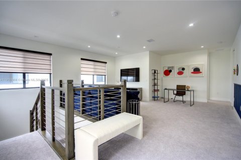 Снять в аренду виллу или дом в Мирамар, Флорида 5 спален, 366.5м2, № 1965146 - фото 16