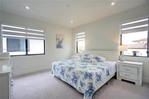 Снять в аренду виллу или дом в Мирамар, Флорида 5 спален, 366.5м2, № 1965146 - фото 22