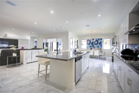 Снять в аренду виллу или дом в Мирамар, Флорида 5 спален, 366.5м2, № 1965146 - фото 5