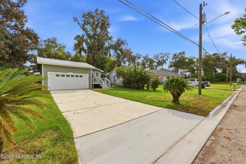 House in Green Cove Springs, Florida 3 bedrooms, 110.37 sq.m. № 2312674 - photo 28