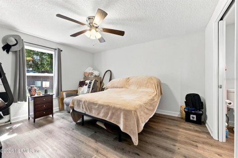 House in Green Cove Springs, Florida 3 bedrooms, 110.37 sq.m. № 2312674 - photo 6