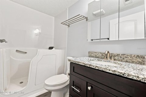 House in Green Cove Springs, Florida 3 bedrooms, 110.37 sq.m. № 2312674 - photo 17
