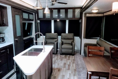 Купить кондоминиум в Апопка, Флорида 5 комнат, 25.27м2, № 1113098 - фото 10