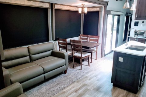 Купить кондоминиум в Апопка, Флорида 5 комнат, 25.27м2, № 1113098 - фото 11