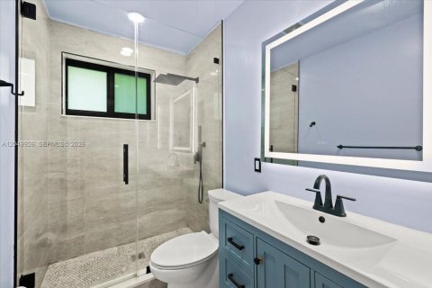 House in Miami, Florida 4 bedrooms, 152.64 sq.m. № 2186349 - photo 17