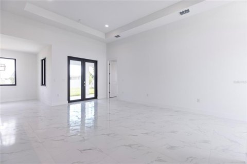 Villa ou maison à vendre à Cape Coral, Floride: 4 chambres, 160.91 m2 № 1905844 - photo 10