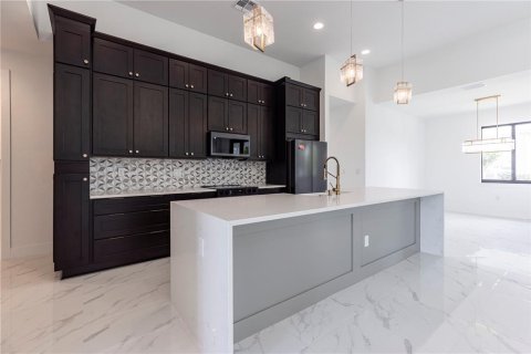 Villa ou maison à vendre à Cape Coral, Floride: 4 chambres, 160.91 m2 № 1905844 - photo 8