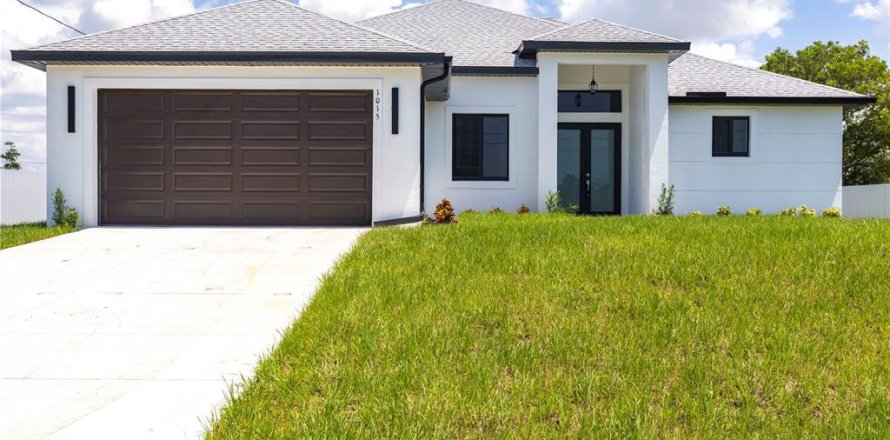Villa ou maison à Cape Coral, Floride 4 chambres, 160.91 m2 № 1905844
