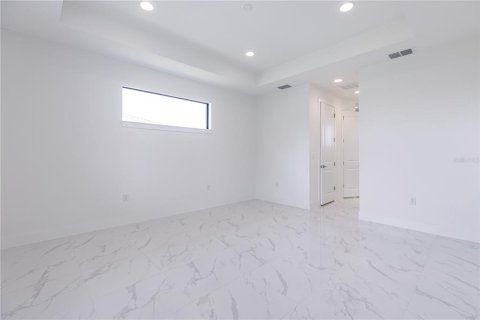 Villa ou maison à vendre à Cape Coral, Floride: 4 chambres, 160.91 m2 № 1905844 - photo 17