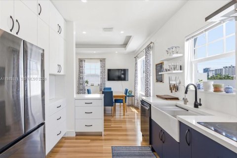 Купить кондоминиум в Майами-Бич, Флорида 2 спальни, 122.63м2, № 2046752 - фото 6