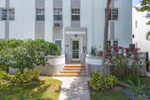 Купить кондоминиум в Майами-Бич, Флорида 2 спальни, 122.63м2, № 2046752 - фото 2