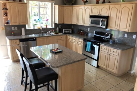 Villa ou maison à vendre à Miami, Floride: 4 chambres, 234.39 m2 № 2005121 - photo 6