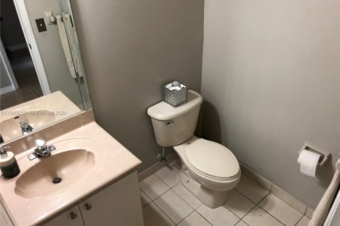 Villa ou maison à vendre à Miami, Floride: 4 chambres, 234.39 m2 № 2005121 - photo 7