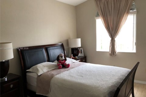 Villa ou maison à vendre à Miami, Floride: 4 chambres, 234.39 m2 № 2005121 - photo 9