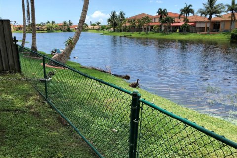 Villa ou maison à vendre à Miami, Floride: 4 chambres, 234.39 m2 № 2005121 - photo 14