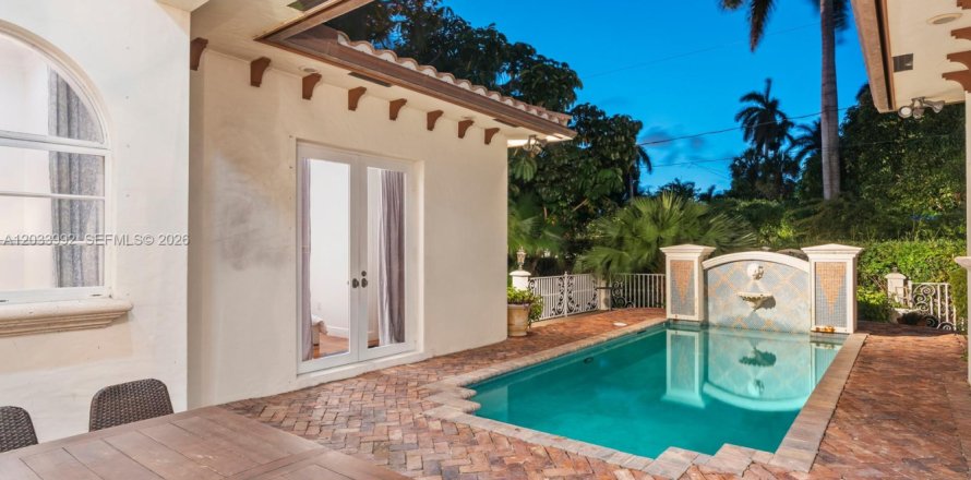 Casa en Hollywood, Florida 5 dormitorios, 187.66 m2 № 2077831