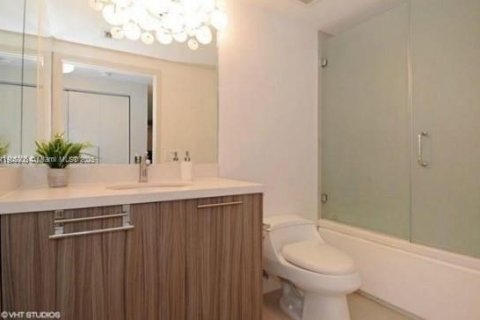 Condo in Miami Beach, Florida, 1 bedroom  № 2081978 - photo 4