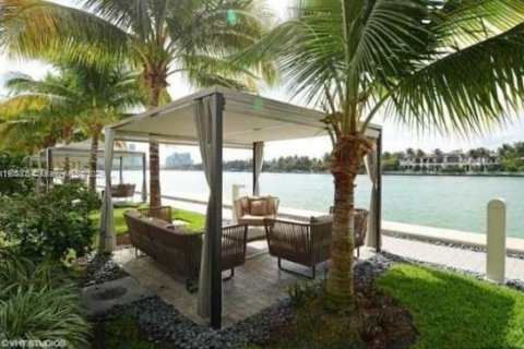 Condo in Miami Beach, Florida, 1 bedroom № 2081978
