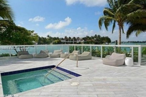 Condo in Miami Beach, Florida, 1 bedroom  № 2081978 - photo 9