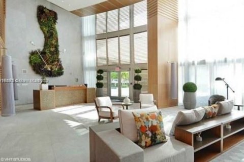 Condo in Miami Beach, Florida, 1 bedroom  № 2081978 - photo 11