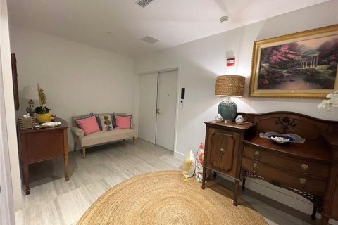 Condominio en alquiler en Tampa, Florida, 3 dormitorios, 273.13 m2 № 1846529 - foto 2