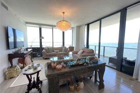 Condominio en alquiler en Tampa, Florida, 3 dormitorios, 273.13 m2 № 1846529 - foto 6