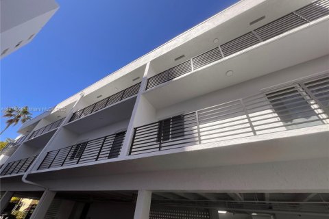 Снять в аренду кондоминиум в Майами-Бич, Флорида 1 спальня, 61.32м2, № 1923538 - фото 5