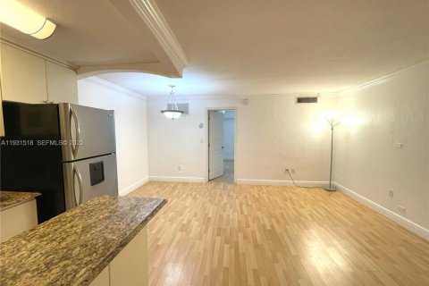 Снять в аренду кондоминиум в Майами, Флорида 1 спальня, 47.75м2, № 1990134 - фото 5