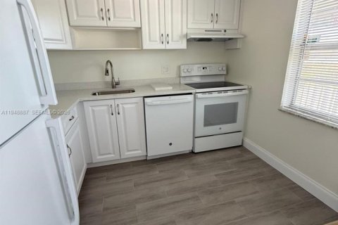 Condominio en venta en Margate, Florida, 2 dormitorios, 91.97 m2 № 2005984 - foto 3