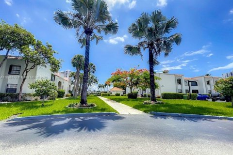 Купить кондоминиум в Авентура, Флорида 2 спальни, 116.22м2, № 1942588 - фото 12