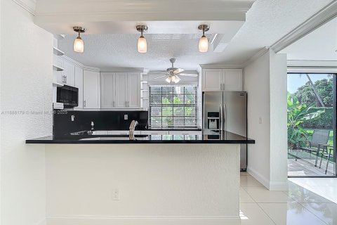 Купить кондоминиум в Авентура, Флорида 2 спальни, 116.22м2, № 1942588 - фото 28