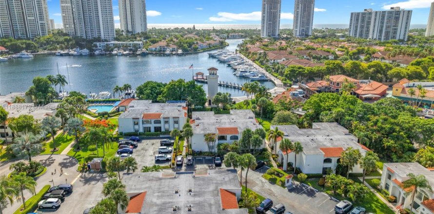 Кондоминиум с 2 спальнями в Авентура, Флорида № 1942588