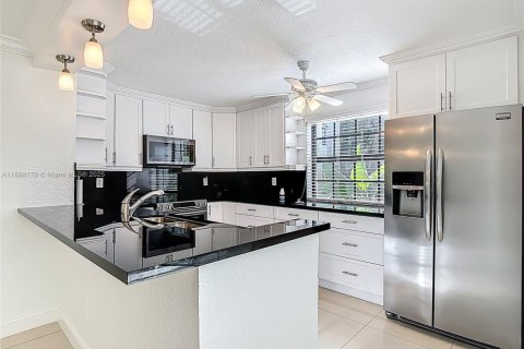 Купить кондоминиум в Авентура, Флорида 2 спальни, 116.22м2, № 1942588 - фото 24