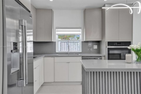 Villa ou maison à vendre à Hollywood, Floride: 3 chambres, 138.7 m2 № 2025610 - photo 4