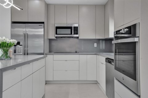 Villa ou maison à vendre à Hollywood, Floride: 3 chambres, 138.7 m2 № 2025610 - photo 7