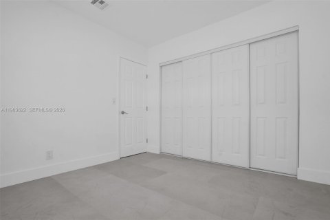 Villa ou maison à vendre à Hollywood, Floride: 3 chambres, 138.7 m2 № 2025610 - photo 21