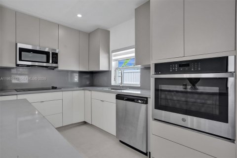 Villa ou maison à vendre à Hollywood, Floride: 3 chambres, 138.7 m2 № 2025610 - photo 10