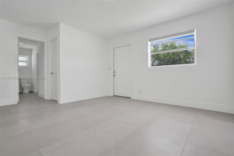 Villa ou maison à vendre à Hollywood, Floride: 3 chambres, 138.7 m2 № 2025610 - photo 26