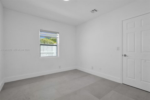 Villa ou maison à vendre à Hollywood, Floride: 3 chambres, 138.7 m2 № 2025610 - photo 18