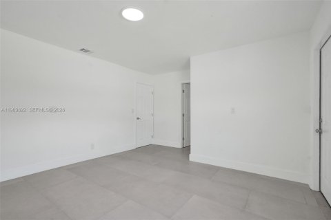 Villa ou maison à vendre à Hollywood, Floride: 3 chambres, 138.7 m2 № 2025610 - photo 25