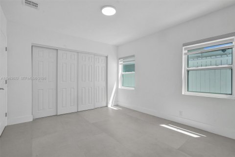 Villa ou maison à vendre à Hollywood, Floride: 3 chambres, 138.7 m2 № 2025610 - photo 20